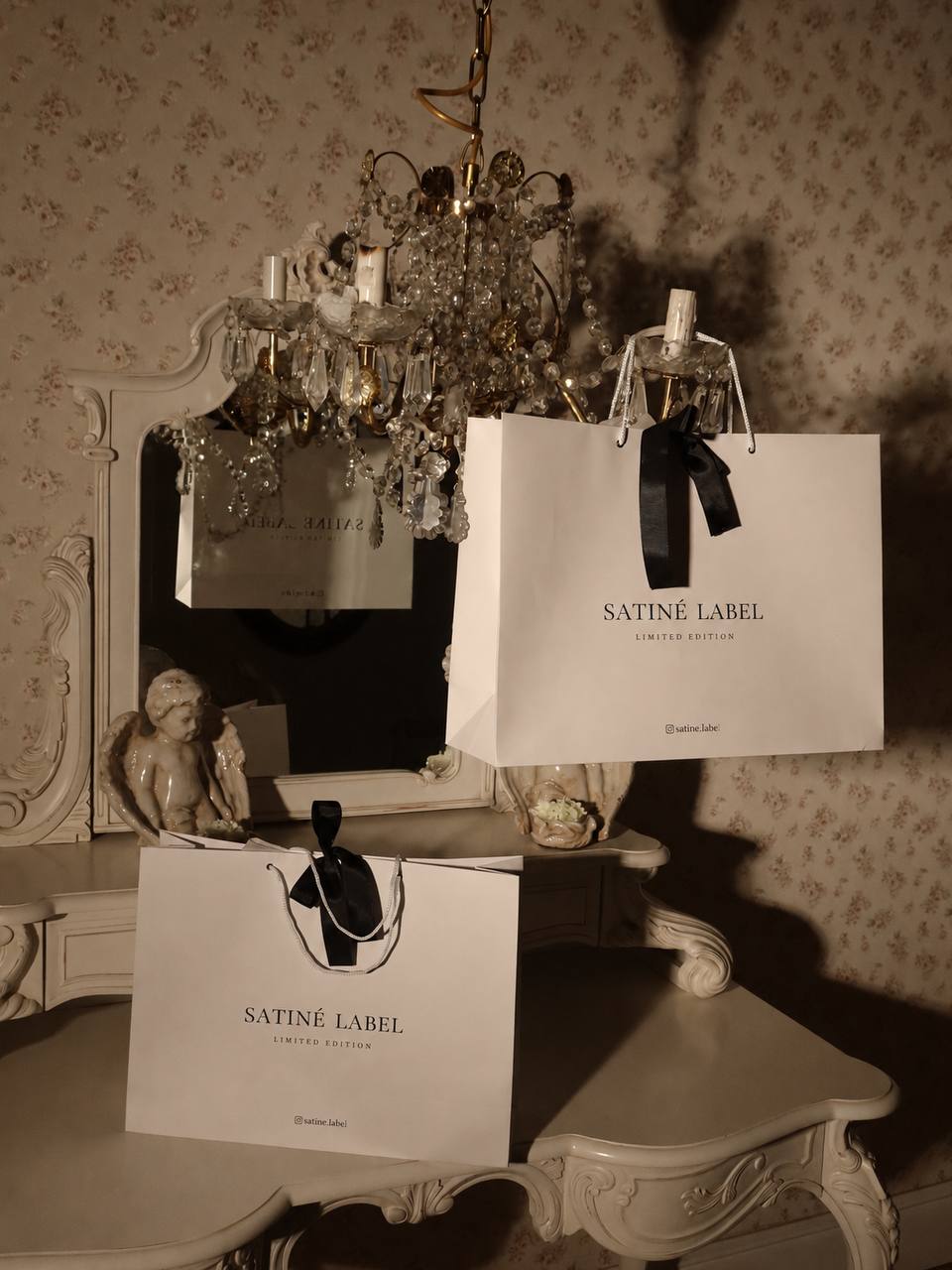 Мудборд Satiné Label — силуэты платьев